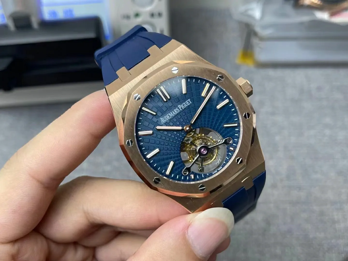 R8F愛彼皇家橡樹陀飛輪Royal Oak RG Tourbillon  Blue Rubber Strap