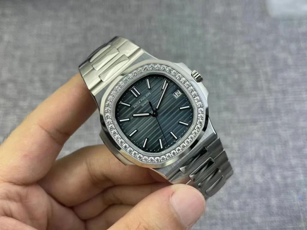 3k镶钻鸚鵡螺Nautilus 5713 Diamonds Bezel Blue