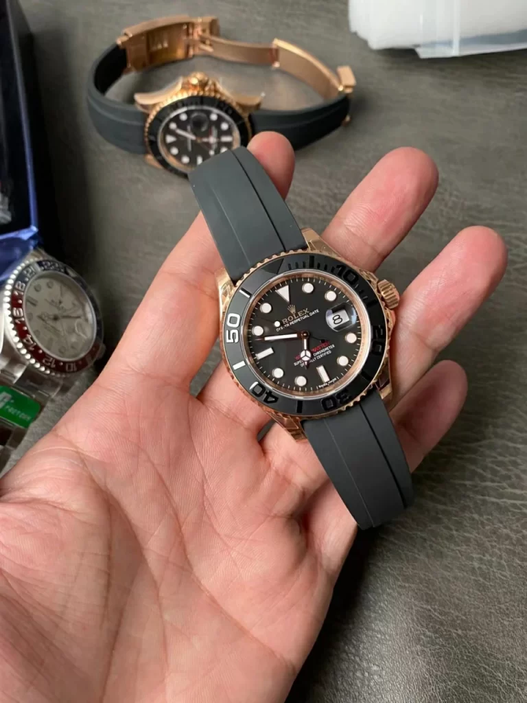 VSF玫瑰金游艇Yacht-Master 126655 Black Ceramic Bezel Oysterflex Rubber