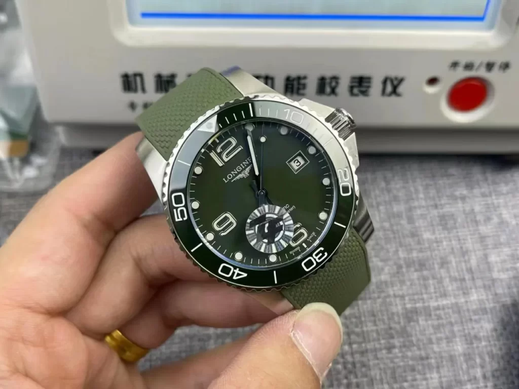 ZF浪琴康卡斯Conquest Black Ceramic Bezel Green Dial Rubber Strap