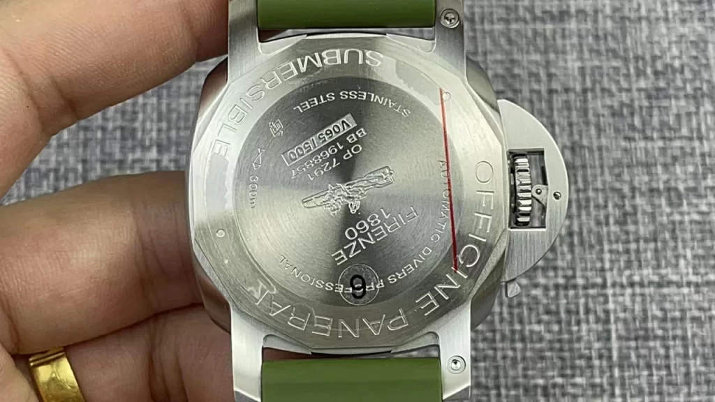 VSF沛纳海潜行42mm PAM1055 Luminor Submersible 42mm Verde Militare Rubber Strap