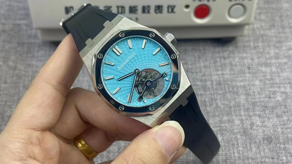 R8F爱彼陀飞轮41mm Royal Oak Tourbillon Blue Dial Rubber Strap