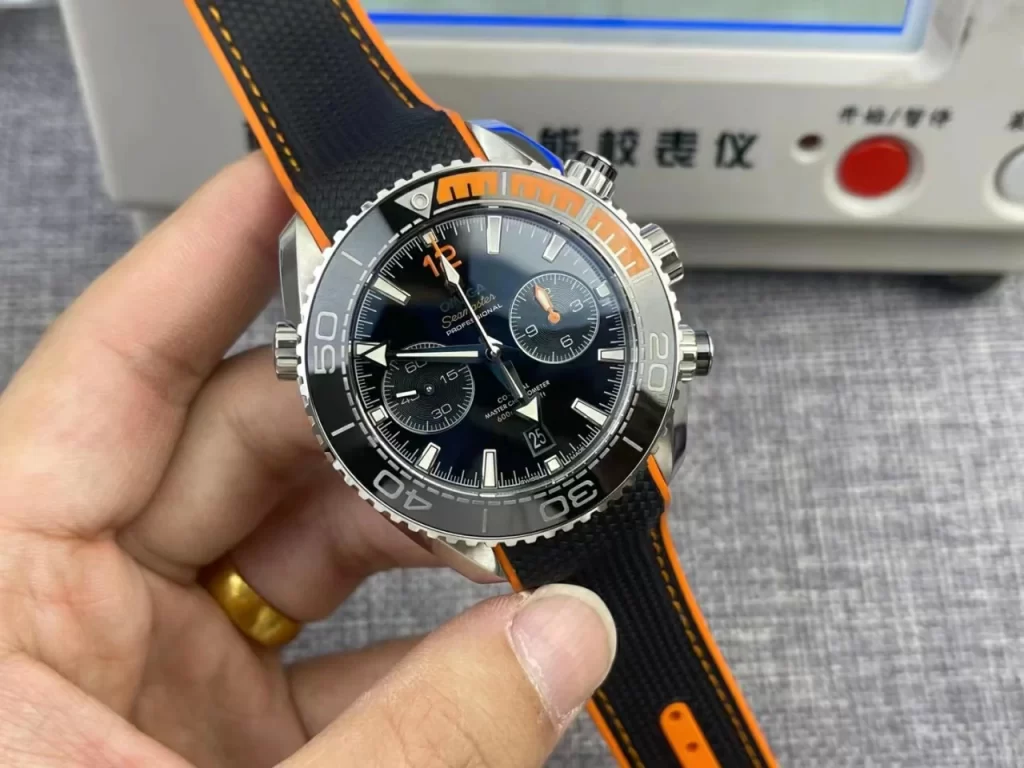 OMF欧米茄四分之一橙计时Planet Ocean Master Chronometer Black/Orange Bezel SS Bracelet