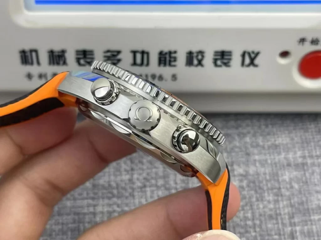 OMF欧米茄四分之一橙计时Planet Ocean Master Chronometer Black/Orange Bezel SS Bracelet