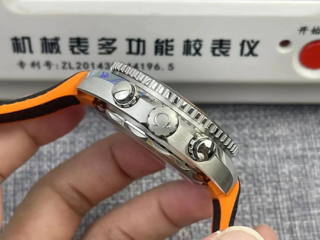 OMF欧米茄四分之一橙计时Planet Ocean Master Chronometer Black/Orange Bezel SS Bracelet