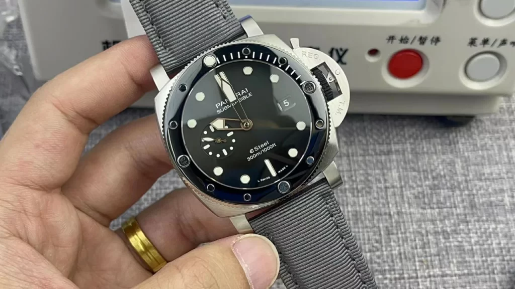 VSF沛纳海潜行Submersible PAM1288 Gray Dial  Nylon Strap