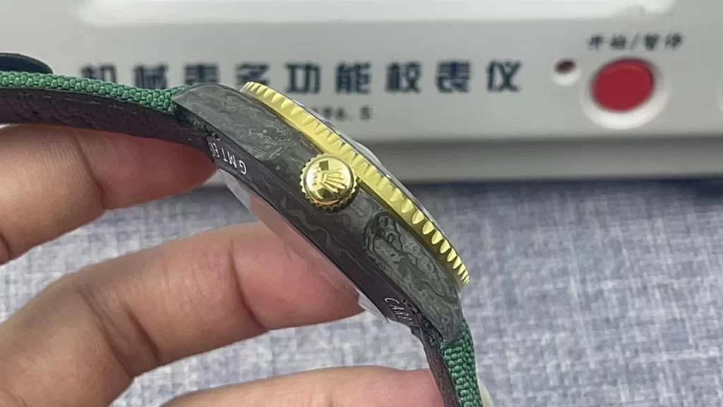 DIWF炭纤维限量GMT Carbon Yellow Dial Green Nylon Strap