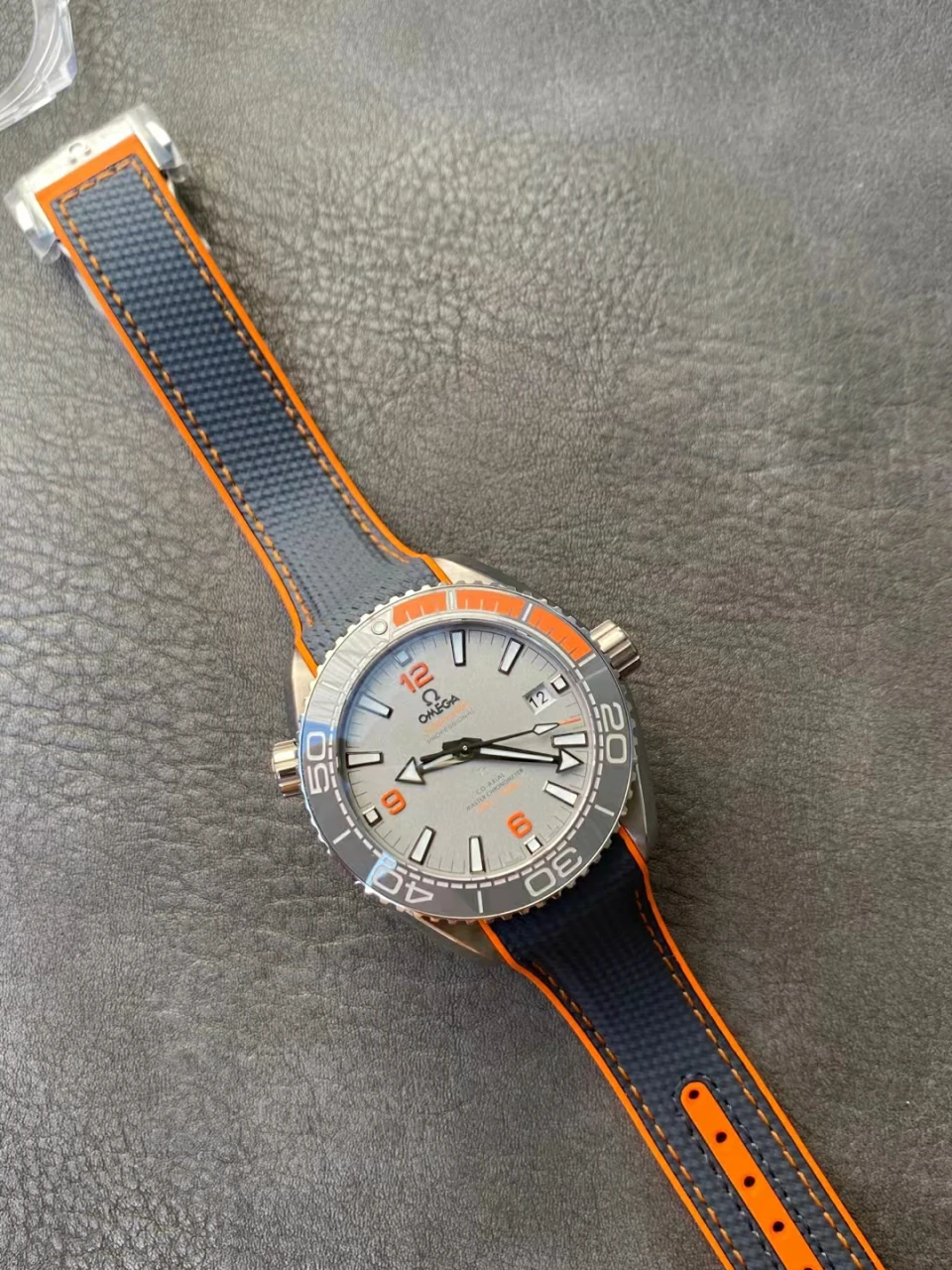 VSF灰海马四分之一橙Seamaster Planet Ocean 43.5mm Black/Orange Bezel Gray Dial