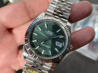 Clean格纹绿日志DateJust 41MM 126334 Green Fluted Dial Jubilee Bracelet