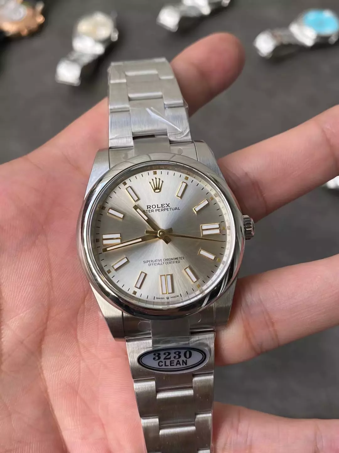 Clean恒动银面41mm Oyster Perpetual 124300  904L Steel Silver Dial