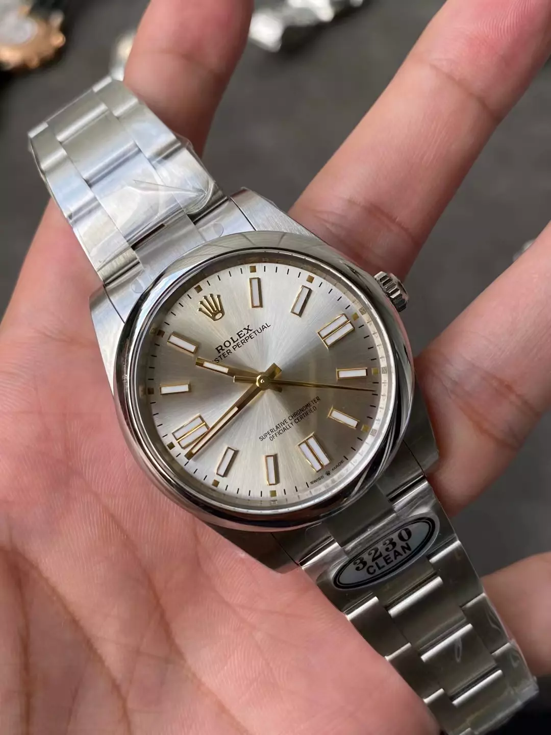 Clean恒动银面41mm Oyster Perpetual 124300  904L Steel Silver Dial