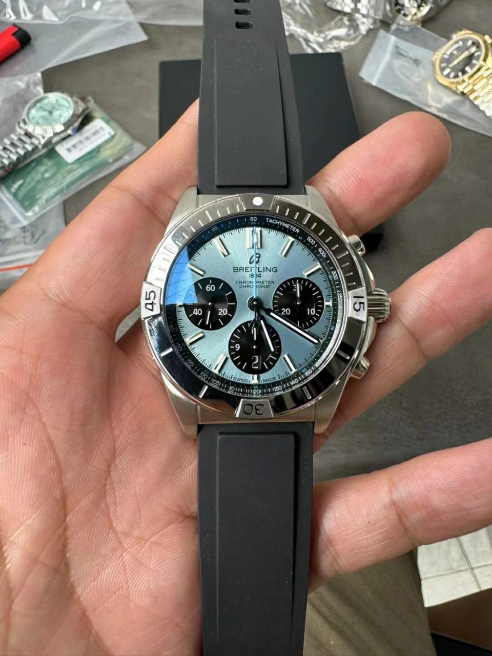 BLS百年灵计时Chronomat B01 42mm SS Ice-Blue Dial rubber strap