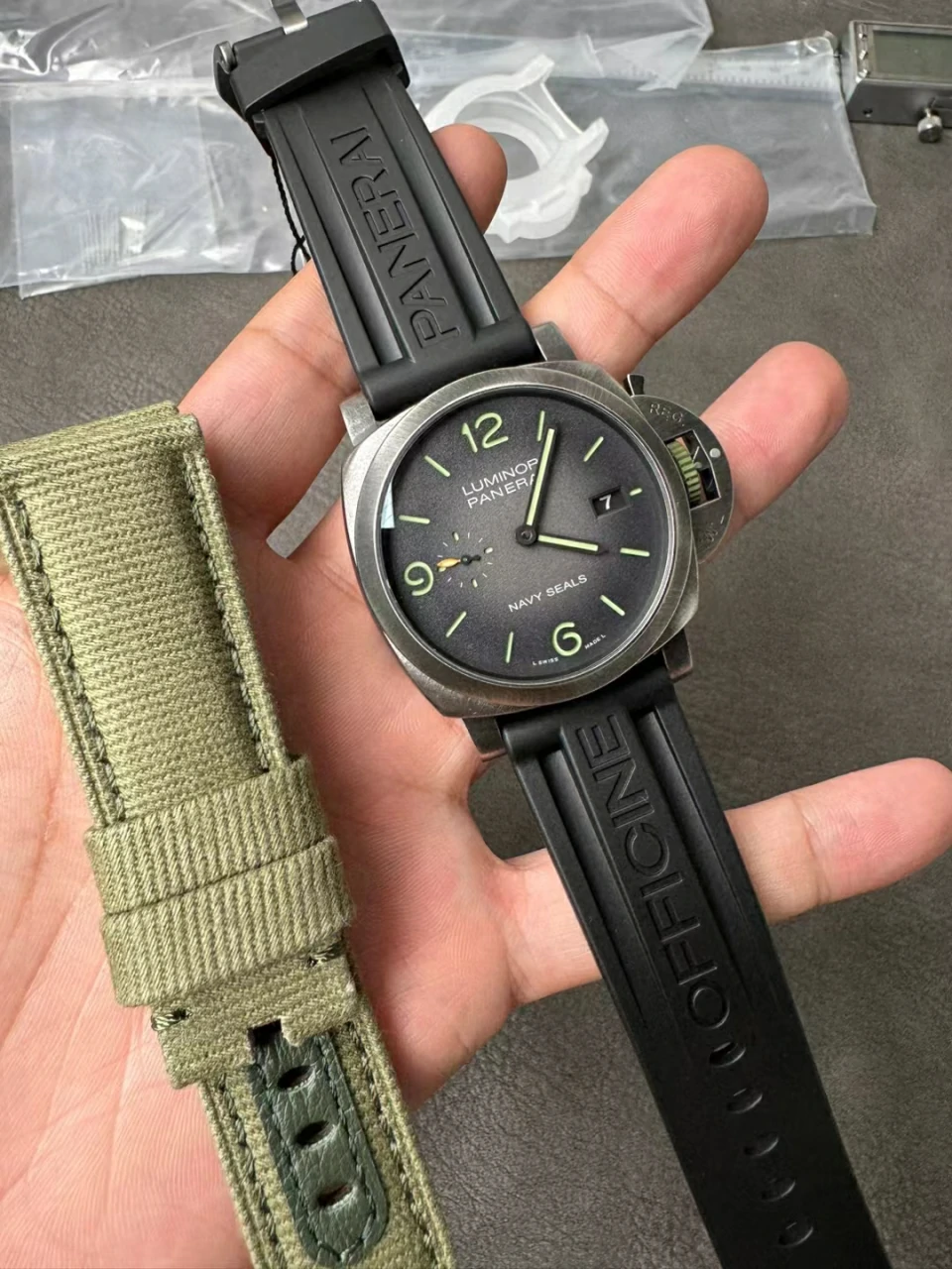 VSF沛纳海 PAM1412 Navy SEALs Iron Gray Dial  Rubber Strap