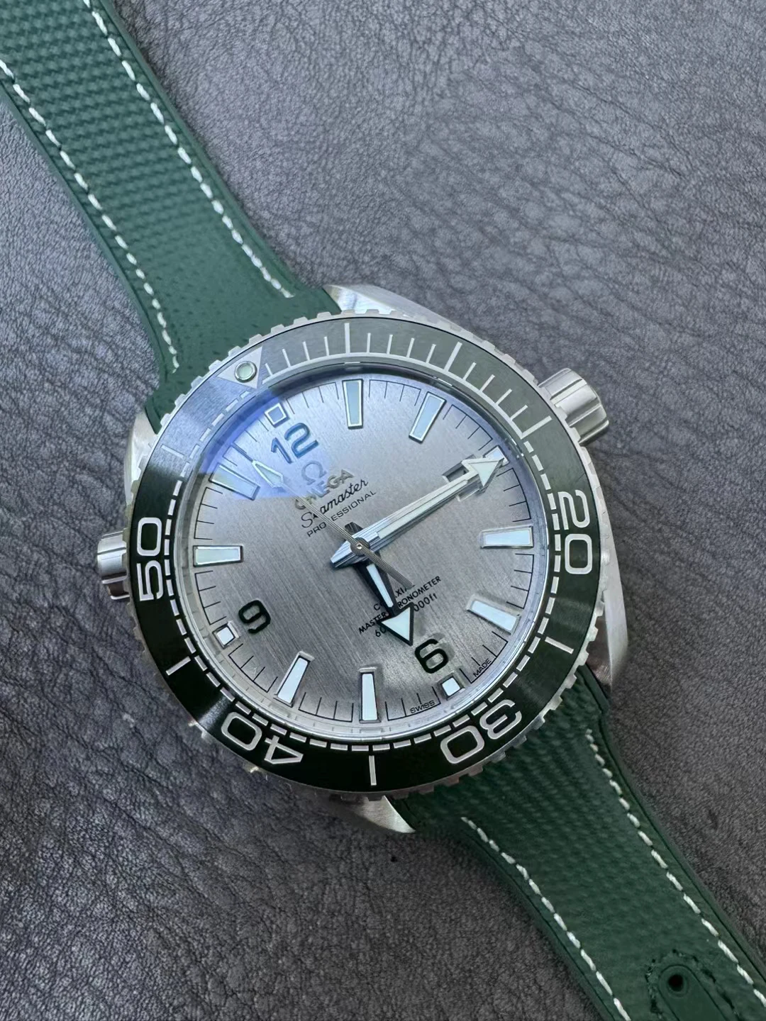 VSF海马Planet Ocean 600M 43.5mm Green Ceramic Bezel Silver Dial Rubber Strap