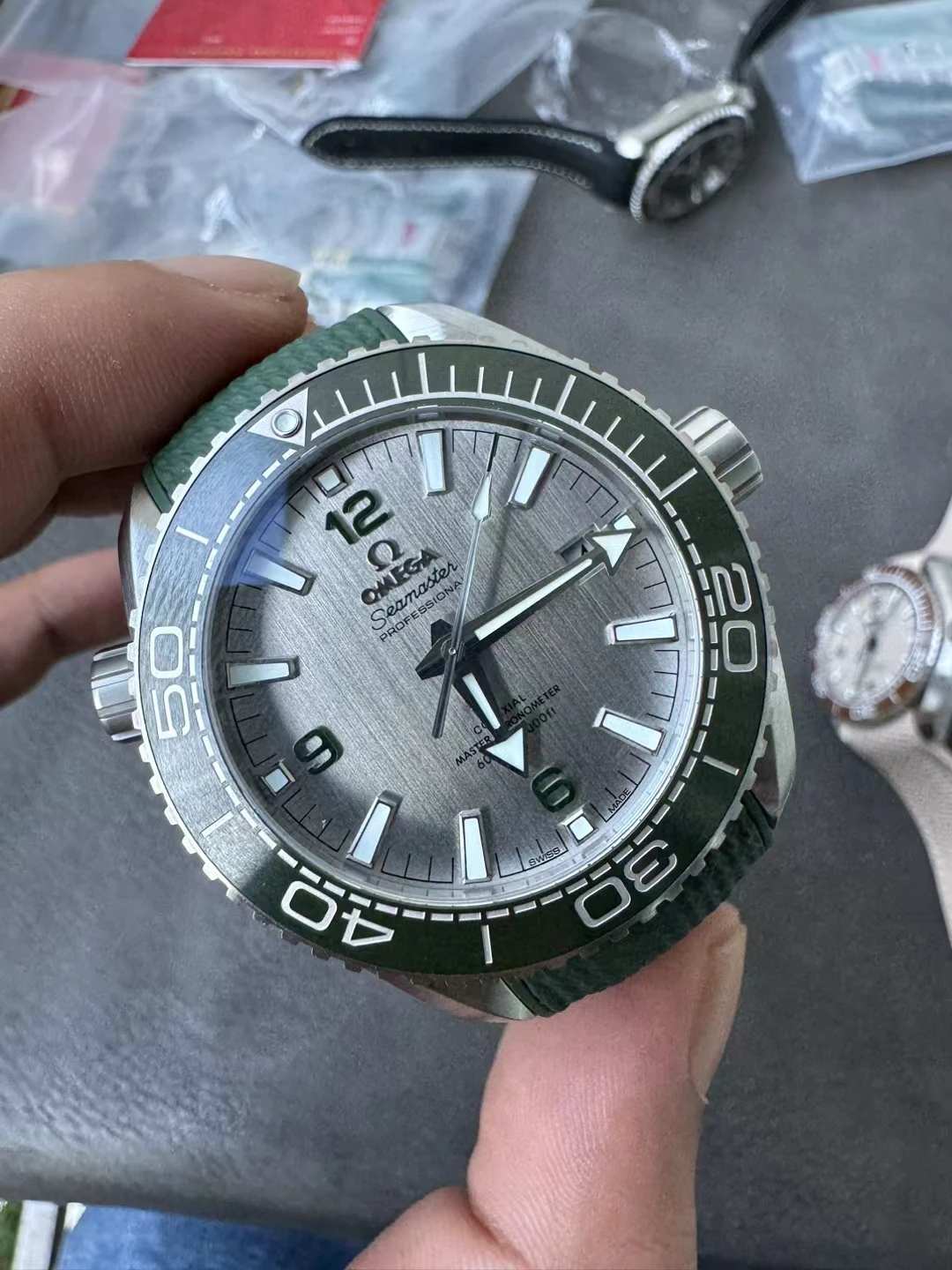 VSF海马Planet Ocean 600M 43.5mm Green Ceramic Bezel Silver Dial Rubber Strap