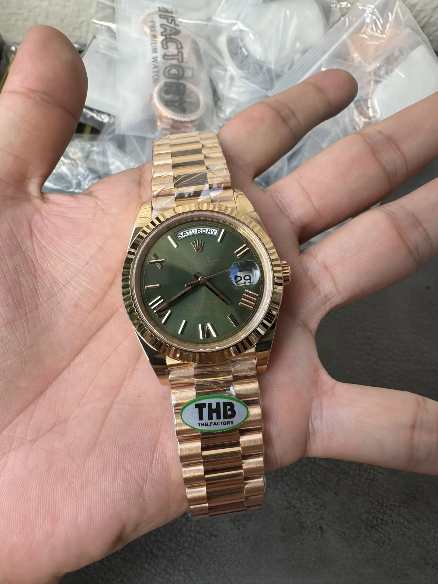 THBF配重40mm Day Date YG 228238 Green Roman Dial 3255 Gain Weight 194Gg 